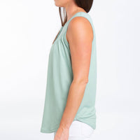 Lightweight Sleeveless Scoop Neck Tank