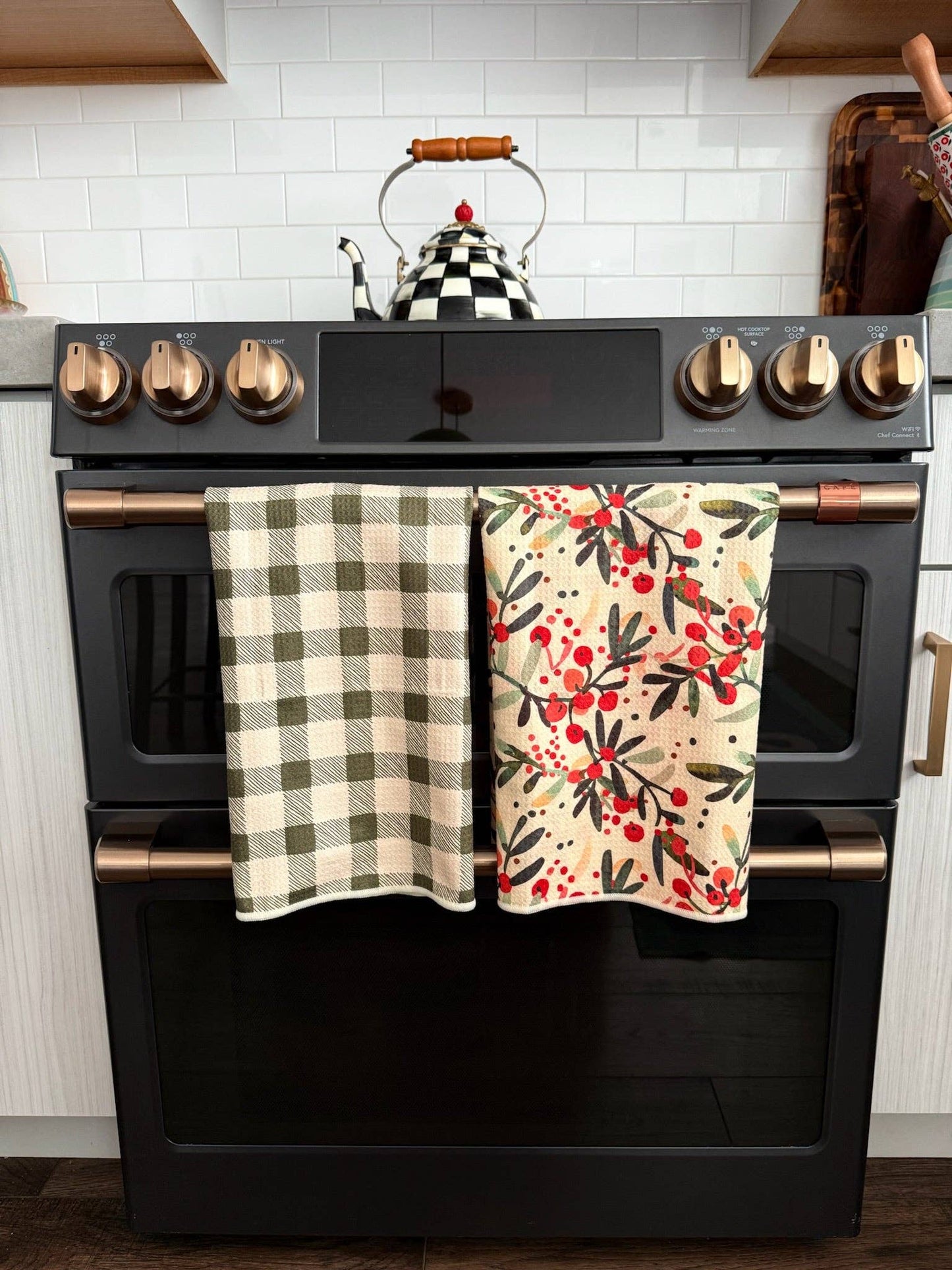 Kiss Me Under The Misletoe: Double-Sided Hand Towel