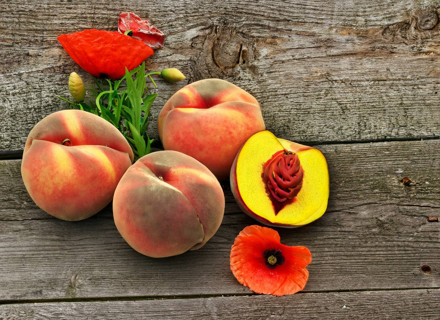 Peaches & Poppies | Statement Candle