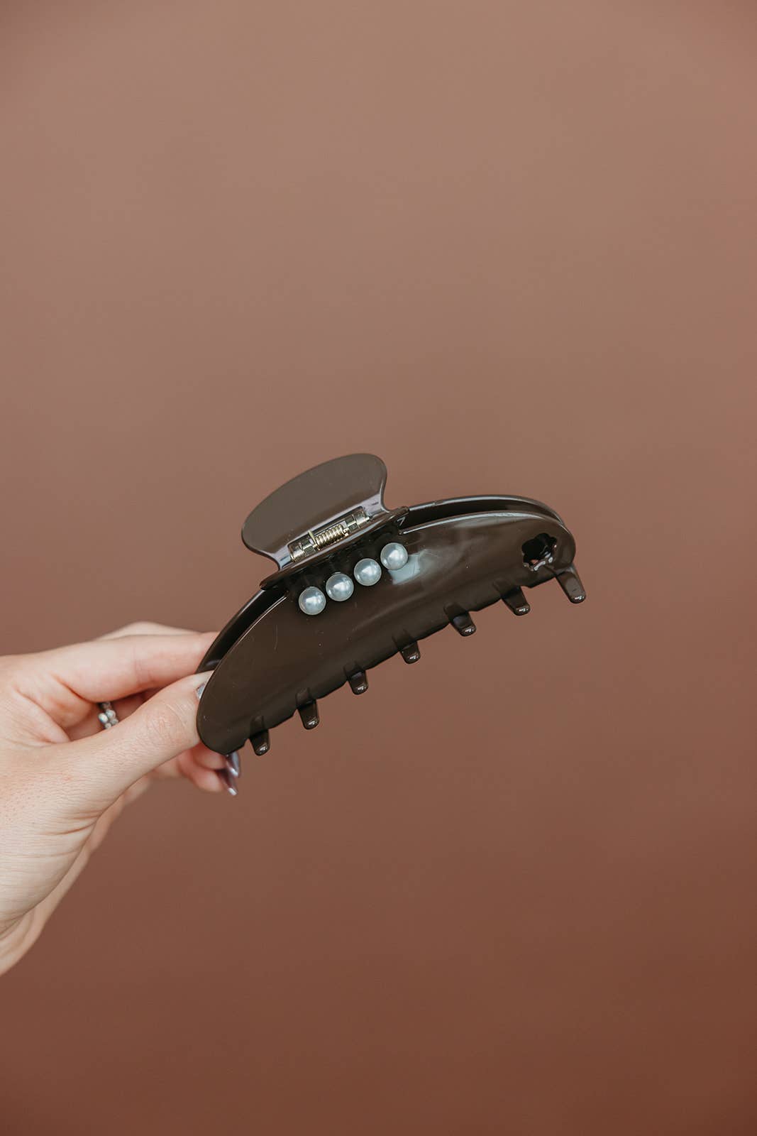 KAXI X WHITNEY LEAVITT HOUSE OF HER - BROWN CLAW WITH PEARLS